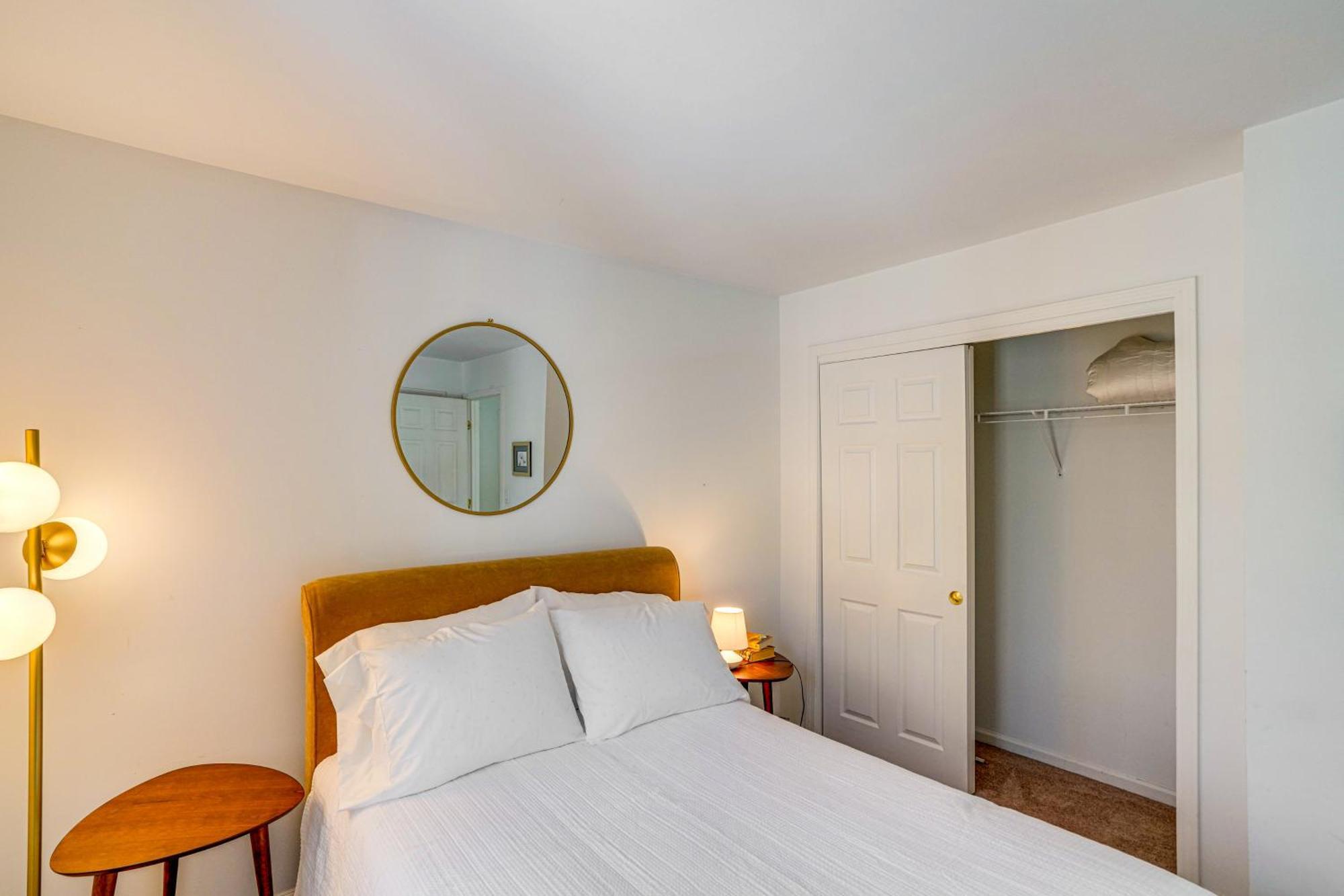 Private Guest House In Dtwn Lenox, Walk To Dining! Kültér fotó